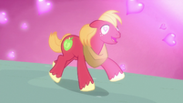 Big Mac galloping with hearts in his eyes S8E10