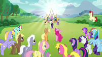 Pinkie stands up while excited over Countess Coloratura S5E24