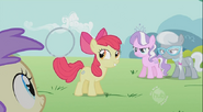 640px-Apple Bloom Happy 21 S2E6