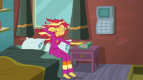 Sunset Shimmer getting out of bed SS6