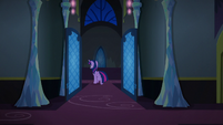 Twilight Changeling leaving the throne room area S6E25