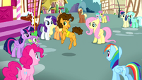 Mane 6 looking at Cheese dancing while singing S4E12
