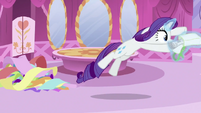 Rarity charging to saddlebag S2E23