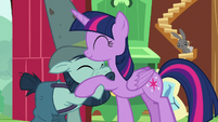 Twilight Sparkle hugging Big Daddy McColt S7E5