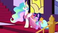 Twilight and Celestia hear trumpet fanfare S5E7