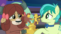 Yona and Sandbar are best pony pals S9E7