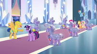 Flash Sentry apresentando Twilight Sparkle EG