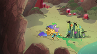 Spike and armored dragon on the beach S6E5