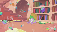 Spike under a wicker basket S1E10