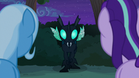 Thorax emerging from the bushes S6E25
