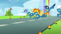 Wonderbolts returning to the ground S7E7