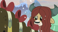 Yona putting bows on a moss pile S8E16