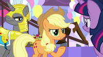 Applejack "I don't need an official guard" S9E24