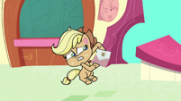 Applejack slowly opening the letter PLS1E7a.png (678 KB)
