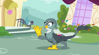 Gabby waves goodbye to Spike and Rarity S9E19