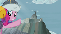 Pinkie points up to Griffonstone S5E8