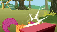 Scootaloo slamming her head on the piano S01E18