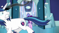 Shining Armor runs away with his mane burned S6E2