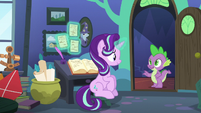 Spike getting Starlight Glimmer's attention S6E21