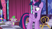 Twilight looking sternly at Spike S5E10