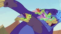 Changelings attack the maulwurf together S7E17