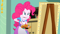 Pinkie Pie holding a paint easel SS10