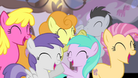 Ponies cheering for Fluttershy S4E14