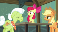 Apple Bloom -what is it, Granny-- S5E4