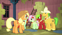 Applejack and relatives soaking wet S5E6