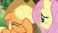 Applejack face-hoofs S8E23