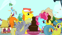 Derpy drinking from chocolate fountain S4E12