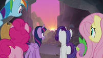 Mane Seven watch the sun go down S8E26