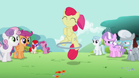 Apple Bloom using the hoop with one hoof S2E6