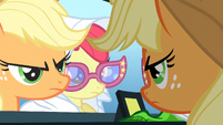 Applejack 'Being on time to pick her up' S3E4