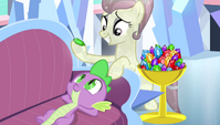 Crystal Pony feeding Spike gems S4E24