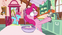 Pinkie's tongue stuck in cake mixer S9E13