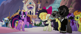 Ponies shocked by Songbird's messy jacket MLPTM