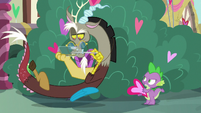 Spike sees Discord not paying attention S8E10