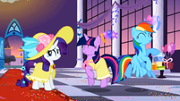 Twilight and Rainbow having fun S2E09