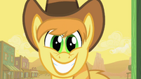 Braeburn grinning S01E21