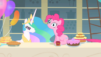 Pinkie Pie's tail is being pulled S1E22