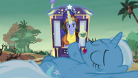 Trixie refusing Hoo'Far's tea S8E19