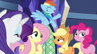 Twilight's friends happy with their contributions to the castle S5E03