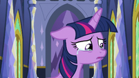 Twilight looking at her crying friends S9E26