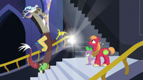 Discord begins guys' night with Spike and Mac S6E17
