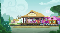 Friendship Express pulls into the station S6E17