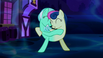 Merged Lyra and Sweetie Drops hugging S5E13