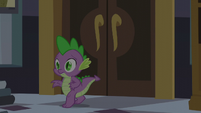 Spike tiptoeing toward Twilight's bed S5E10