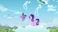 Twilight goes out of the portal with Spike S5E26