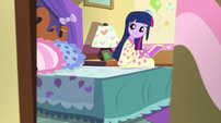 Twilight smiling in Pinkie's bedroom EG2